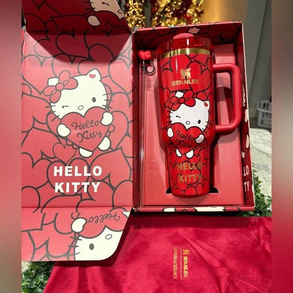 Hello kitty stanley 40 oz - Picture 2 of 6